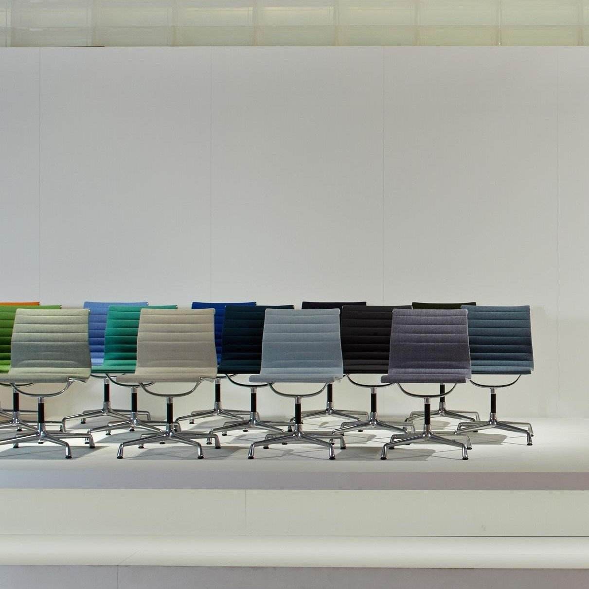 办公椅|现代真皮会议椅|办公火狐官方网站|火狐HUOHU（中国）火狐官方网站|EA 104 会议椅